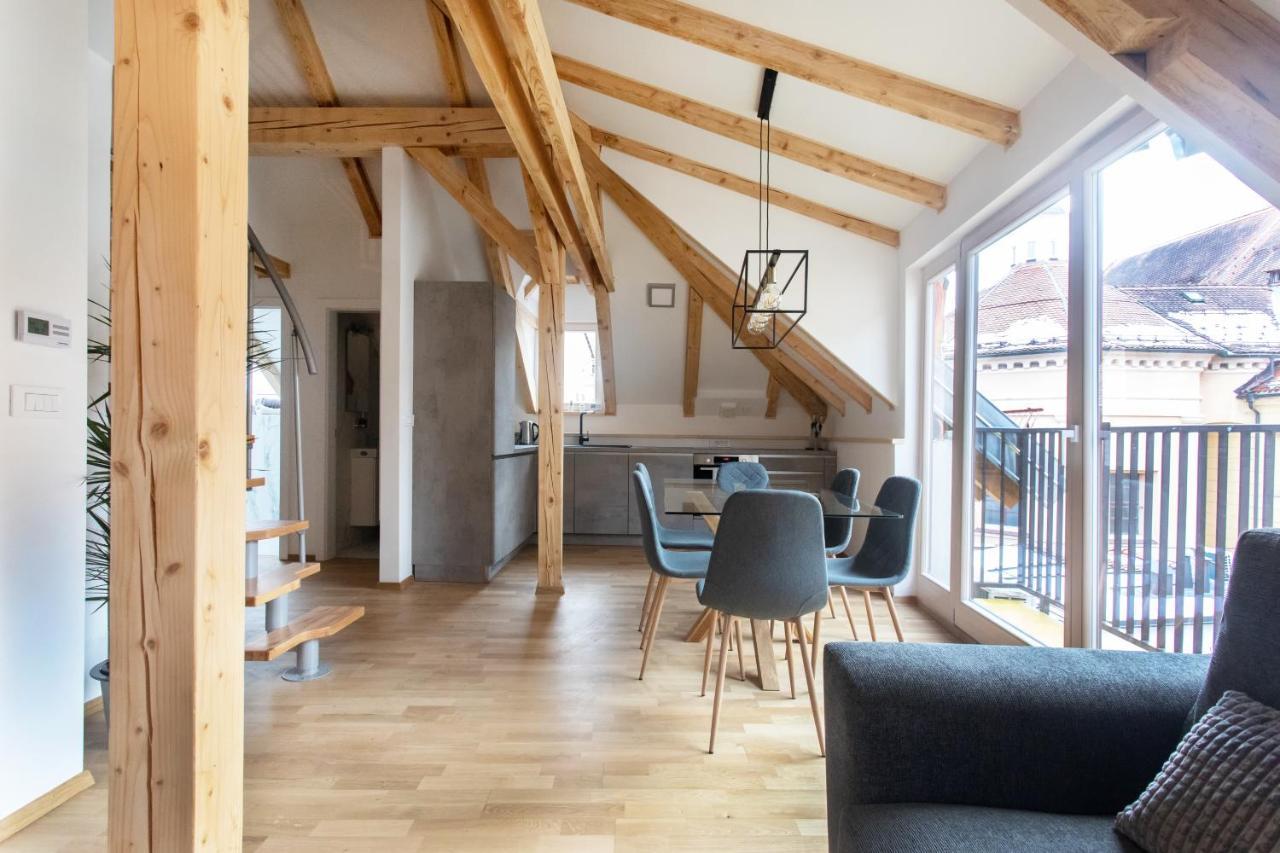 Bright & Spacious Loft In The Heart Of Old Town ليوبليانا المظهر الخارجي الصورة